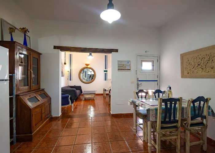 Ventanas De Lanzarote * بلايا كويمادا